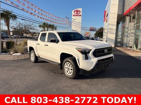 Used 2024 Toyota Tacoma SR image 1