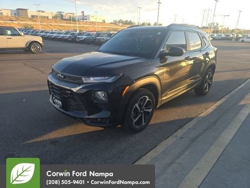 Used 2021 Chevrolet TrailBlazer RS w/ Convenience Package AWD/4WD image 2