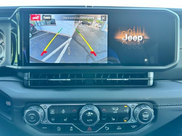 New 2025 Jeep Wrangler Unlimited Sahara AWD/4WD image 21
