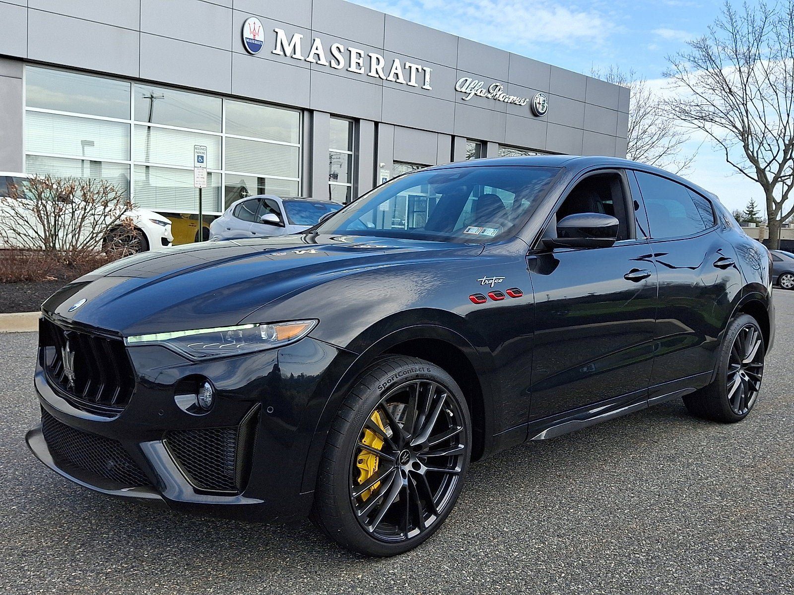 Used 2023 Maserati Levante Trofeo AWD/4WD image 1