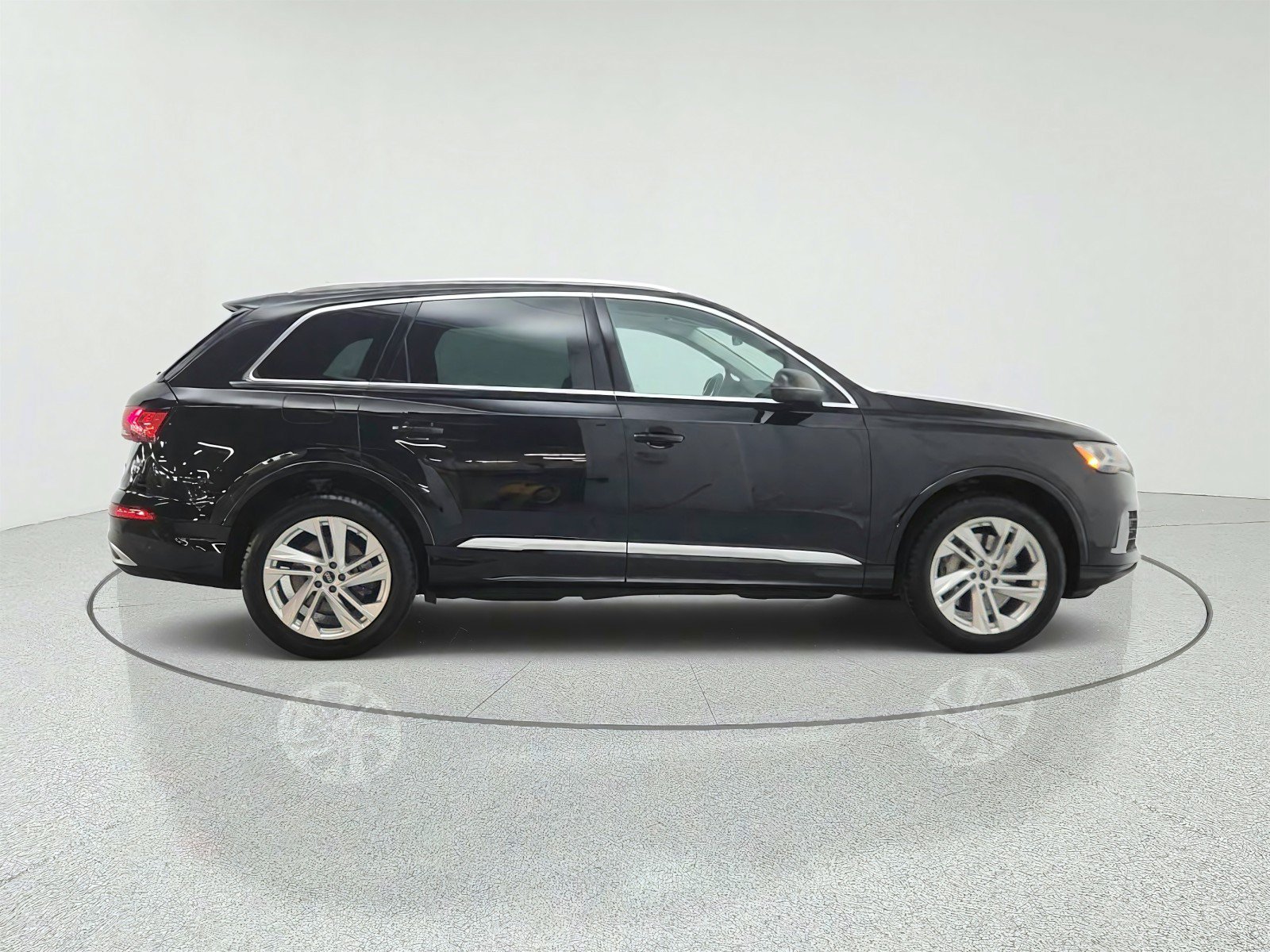 Used 2023 Audi Q7 2.0T Premium w/ Convenience Package AWD/4WD image 4