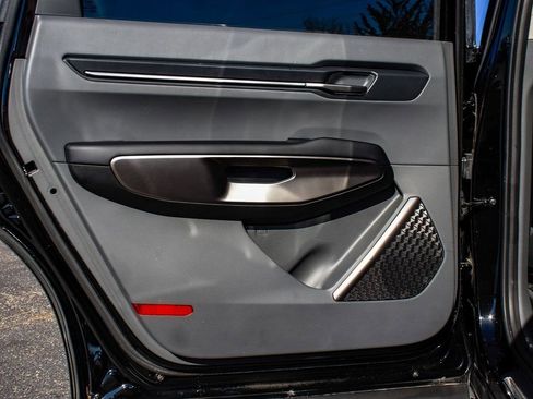 Used 2025 Kia EV9 Wind image 11