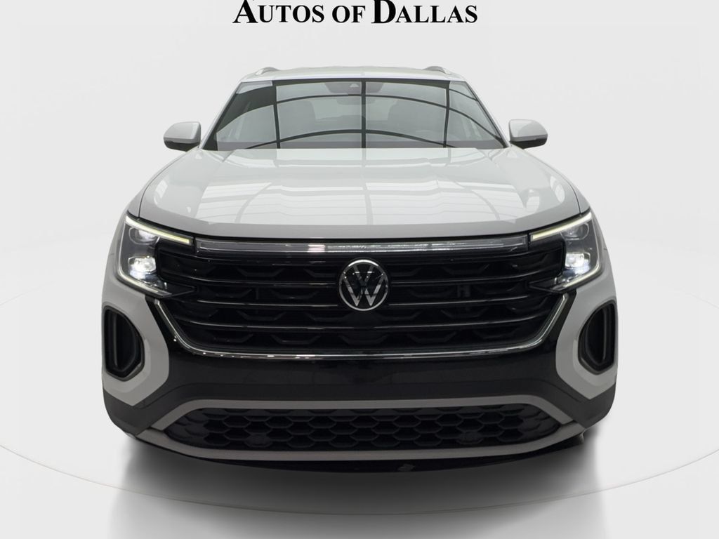 Used 2024 Volkswagen Atlas Cross Sport SE FWD image 4