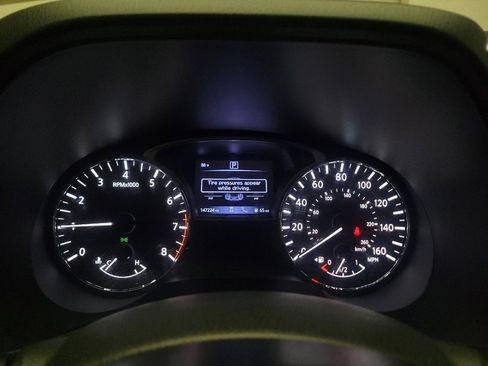 Used 2019 Nissan Pathfinder SV FWD image 23