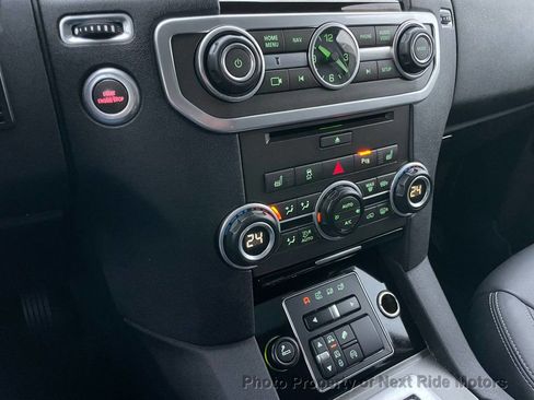 Used 2016 Land Rover LR4 HSE LUX image 24