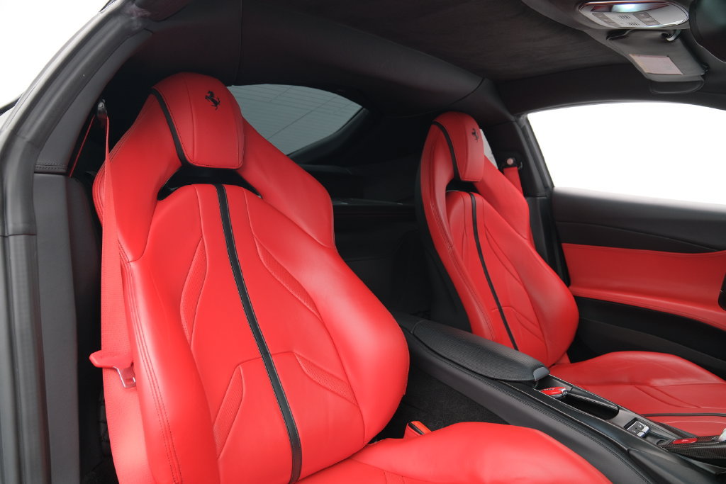 Used 2018 Ferrari 812 Superfast RWD image 15