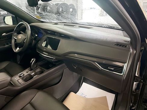 Used 2023 Cadillac XT4 Sport w/ Enhanced Visibility Package AWD/4WD image 12