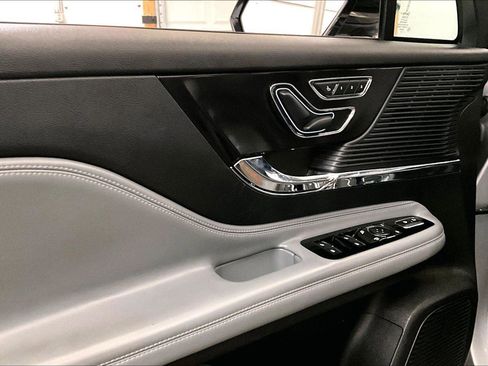 Used 2021 Lincoln Corsair AWD w/ Equipment Group 101A image 22