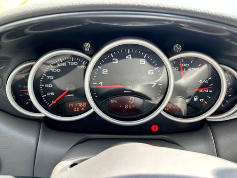 Used 2001 Porsche 911 Carrera image 28