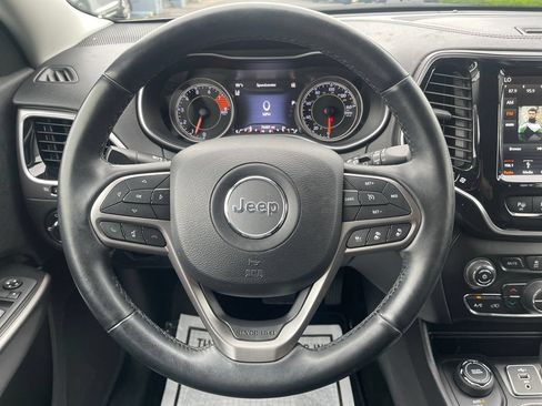 Used 2019 Jeep Cherokee Limited w/ Luxury Group AWD/4WD image 23
