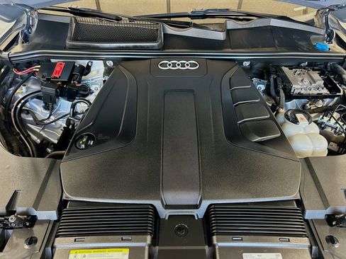 Used 2019 Audi Q7 2.0T Premium Plus w/ Premium Plus Package AWD/4WD image 31