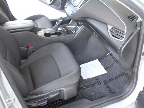 Used 2022 Chevrolet Malibu LT image 38