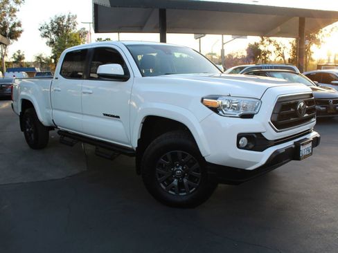 Used 2022 Toyota Tacoma SR5 RWD image 7