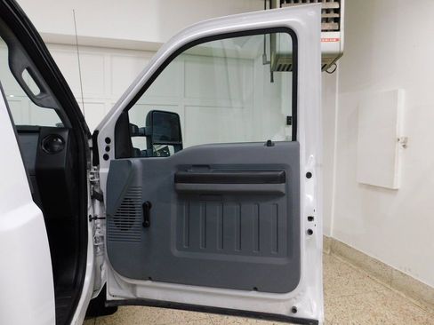 Used 2015 Ford F250 XL RWD image 73