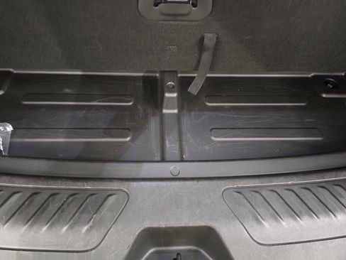 Used 2023 Chevrolet Suburban LT image 44