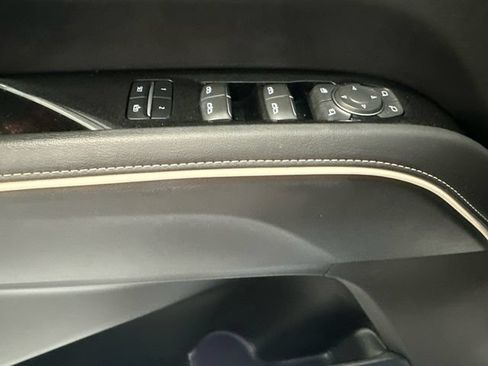 Certified 2022 Cadillac Escalade Premium Luxury w/ Performance Package AWD/4WD image 18