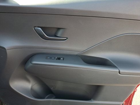 Used 2025 Hyundai Kona SEL image 10