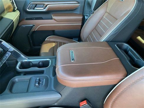 Certified 2025 GMC Sierra 3500 Denali Ultimate image 20