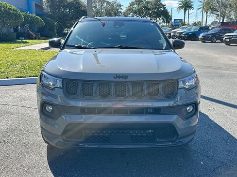Used 2023 Jeep Compass Latitude image 2
