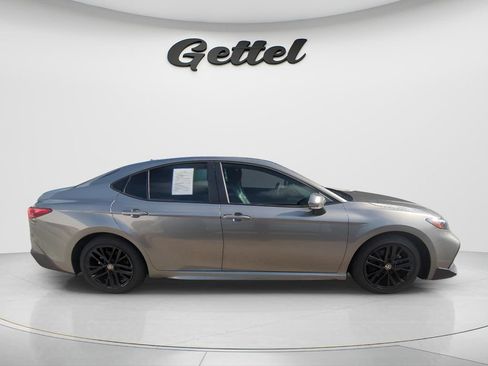 Used 2026 Toyota Camry SE FWD image 4