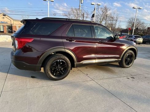 Used 2022 Ford Explorer XLT w/ Equipment Group 202A image 30