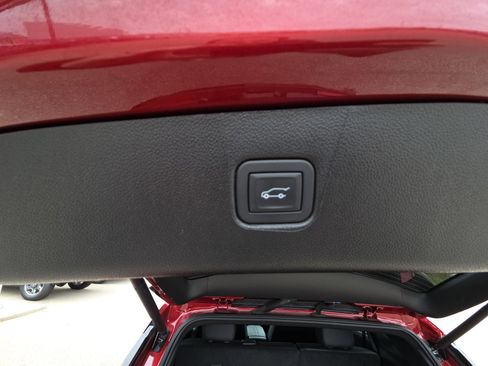 Used 2025 Chevrolet Blazer RS image 33