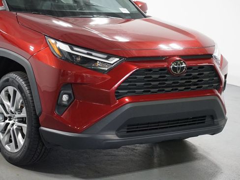 Certified 2022 Toyota RAV4 XLE Premium AWD/4WD image 4