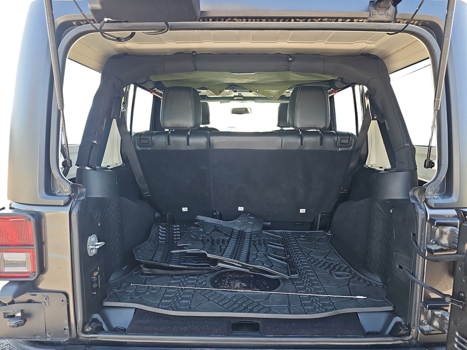 Used 2018 Jeep Wrangler Unlimited Sport AWD/4WD image 26