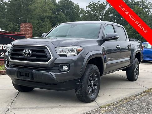 Used 2023 Toyota Tacoma SR5 w/ Technology Package image 3