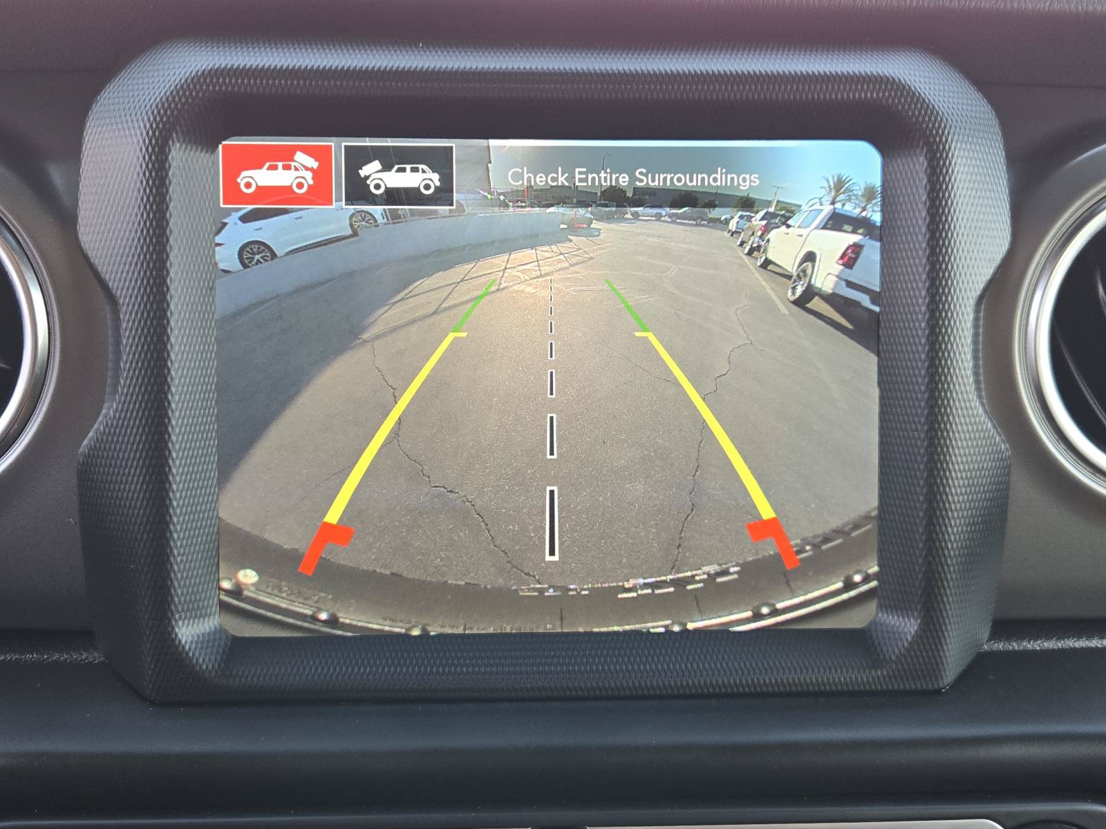 Used 2022 Jeep Wrangler Unlimited Rubicon w/ Xtreme Recon 35" Tire Package AWD/4WD image 8