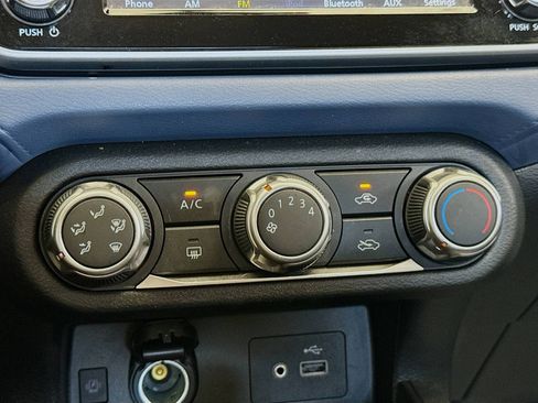 Used 2024 Nissan Versa SV w/ Trunk Package image 10