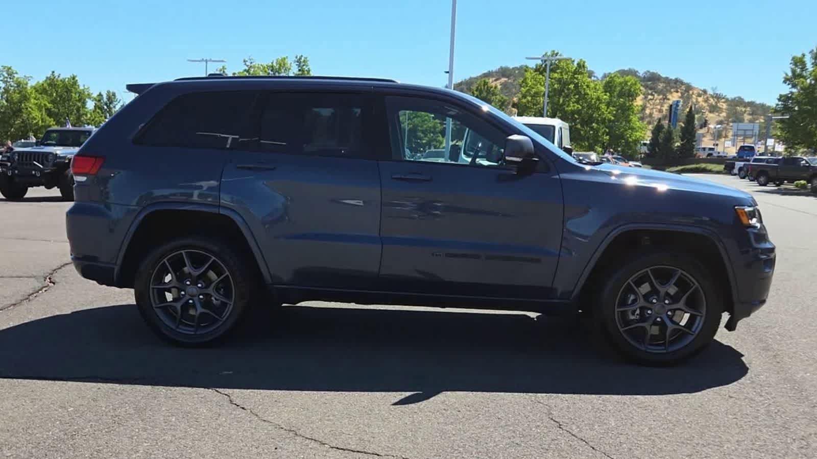 Used 2021 Jeep Grand Cherokee Limited w/ Quick Order Package 28K 80th AWD/4WD image 9