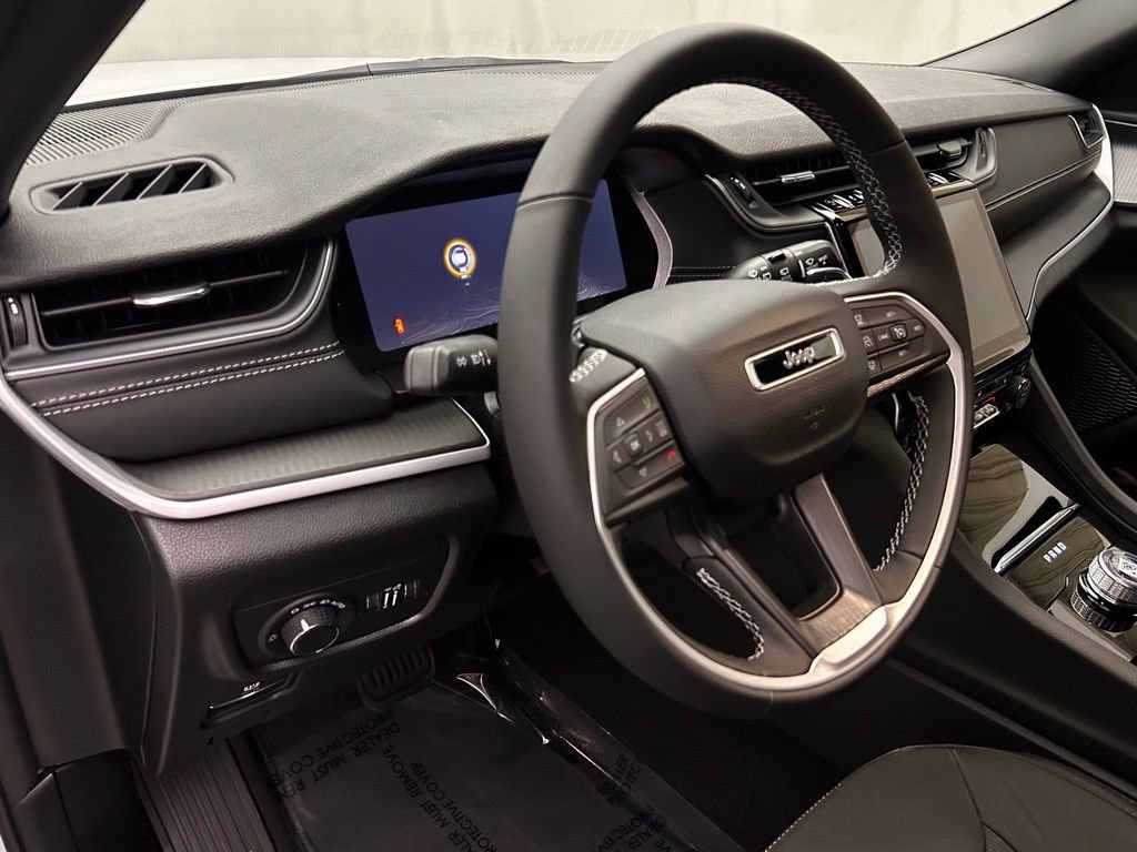 New 2027 Jeep Grand Cherokee Laredo X AWD/4WD image 9