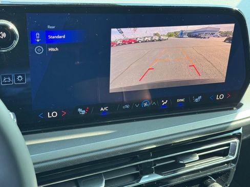 New 2026 Chevrolet Traverse LT image 16