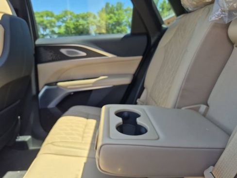 Used 2026 Cadillac Lyriq V AWD/4WD image 30