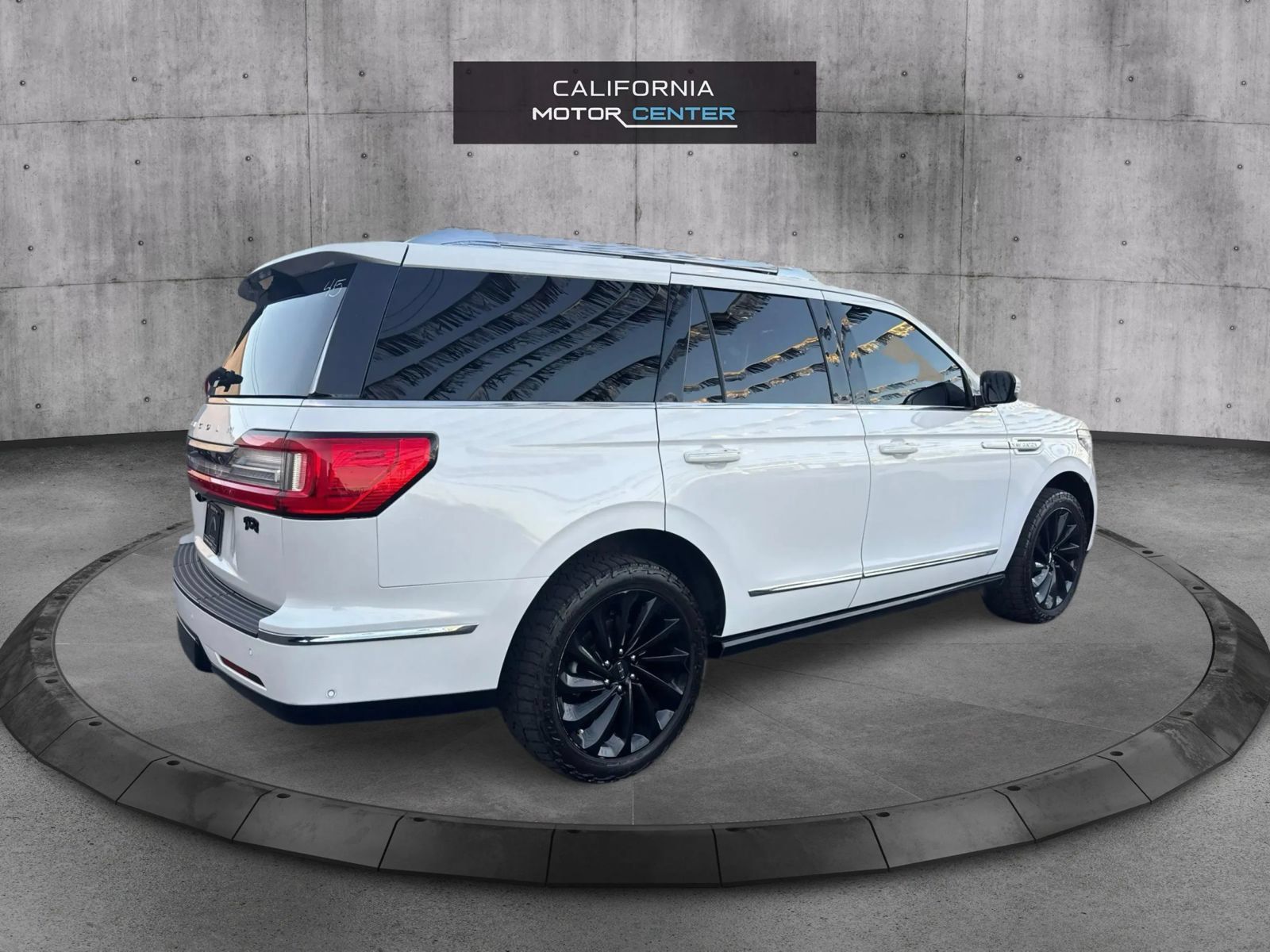Used 2021 Lincoln Navigator Reserve AWD/4WD image 5