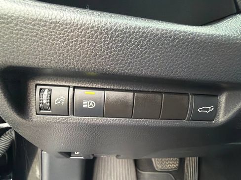 Used 2021 Toyota RAV4 XLE Premium AWD/4WD image 18