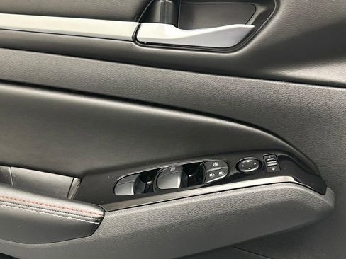 Certified 2024 Nissan Altima 2.5 SR w/ SR Premium Package FWD image 19