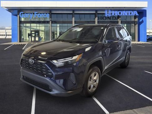 Used 2025 Toyota RAV4 XLE AWD/4WD image 4