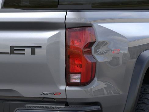 New 2026 Chevrolet Colorado ZR2 w/ Technology Package AWD/4WD image 17