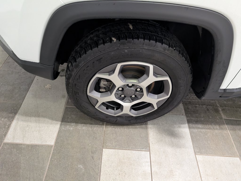 Used 2022 Jeep Compass Trailhawk w/ Trailhawk Elite Group AWD/4WD image 7