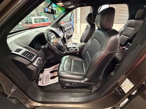 Used 2016 Ford Explorer XLT w/ Equipment Group 202A AWD/4WD image 55