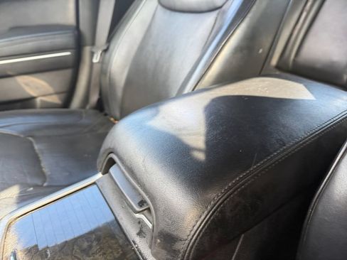Used 2013 Chrysler 300 C AWD/4WD image 32