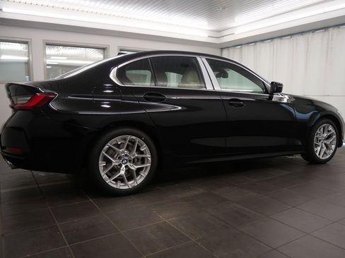 Used 2025 BMW 330i Sedan w/ Premium Package image 7