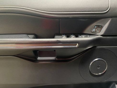 Used 2019 Ford Expedition XLT w/ Equipment Group 202A image 6