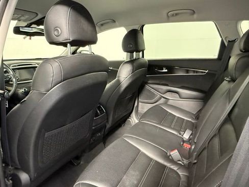 Used 2018 Kia Sorento FWD image 35
