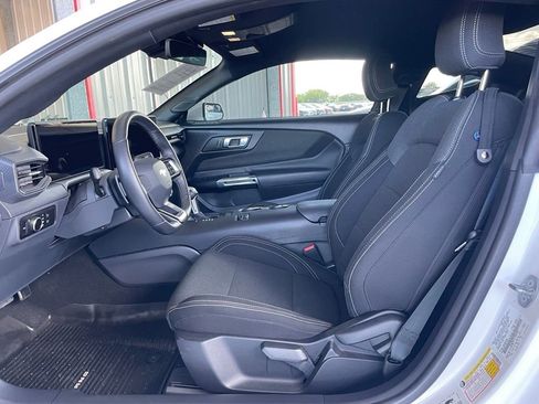 Used 2025 Ford Mustang GT RWD image 10
