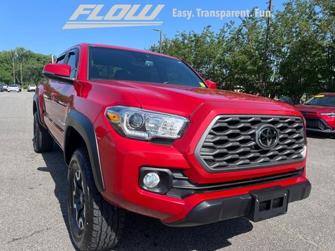Used 2022 Toyota Tacoma TRD Off-Road w/ Technology Package AWD/4WD image 26