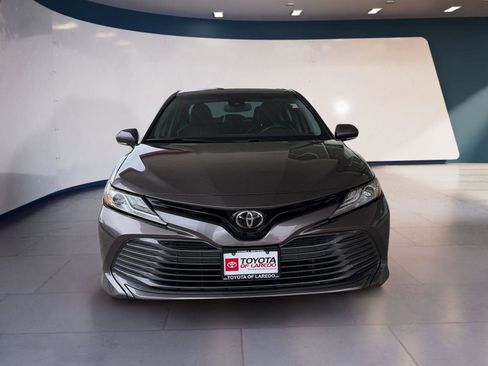 Used 2020 Toyota Camry XLE image 8