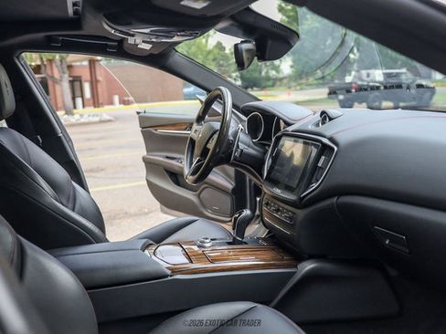 Used 2017 Maserati Ghibli S Q4 AWD/4WD image 28